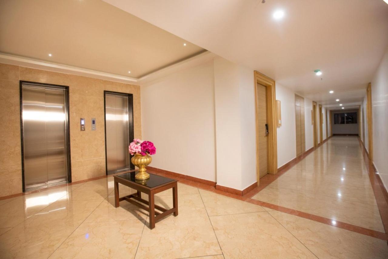 Lee-Benz Ark Hotel Kumbakonam Exterior photo